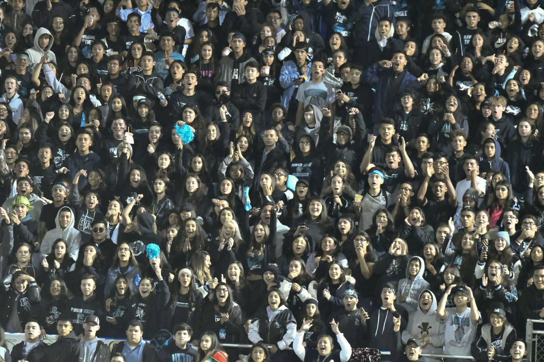 092217 SM PV football 06.jpg
